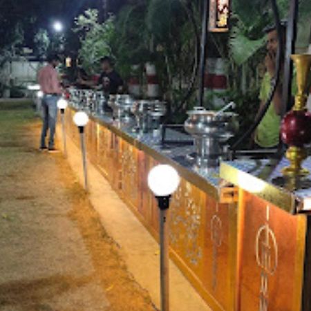 Hotel Blue Paradise Chandrapur Zewnętrze zdjęcie